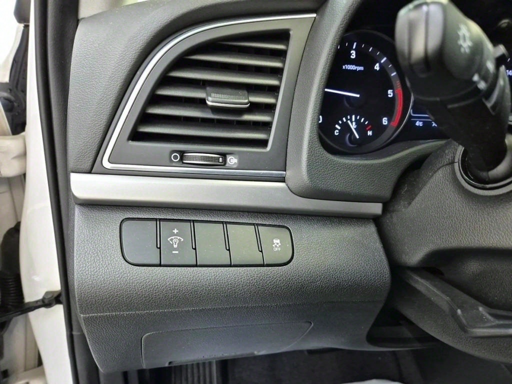 HYUNDAI Avante 2016 Blanco - Importación desde Corea - HF Imports Iquique - Foto 14