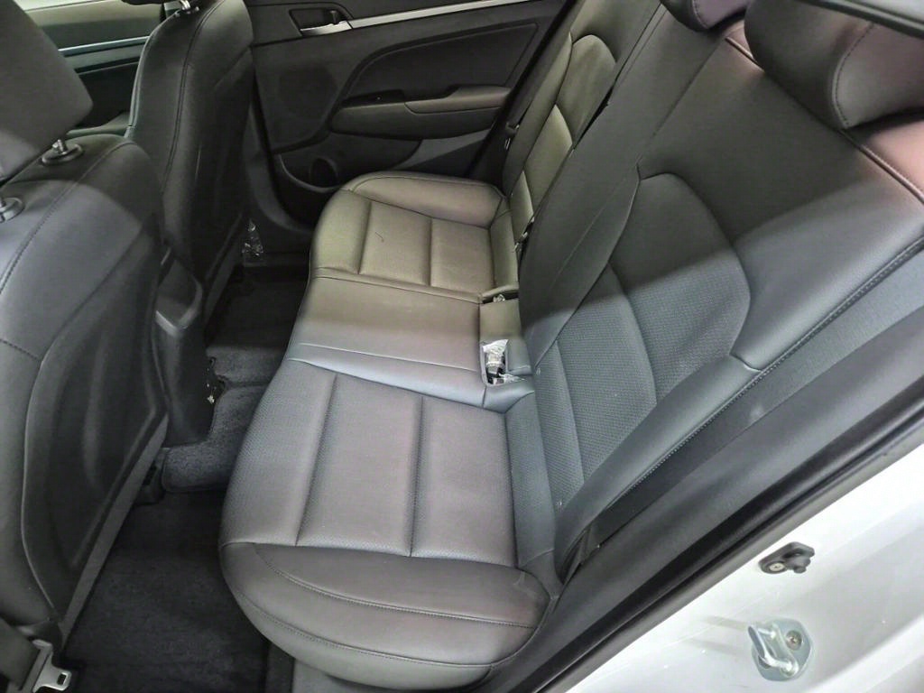 HYUNDAI Avante - Vista 11