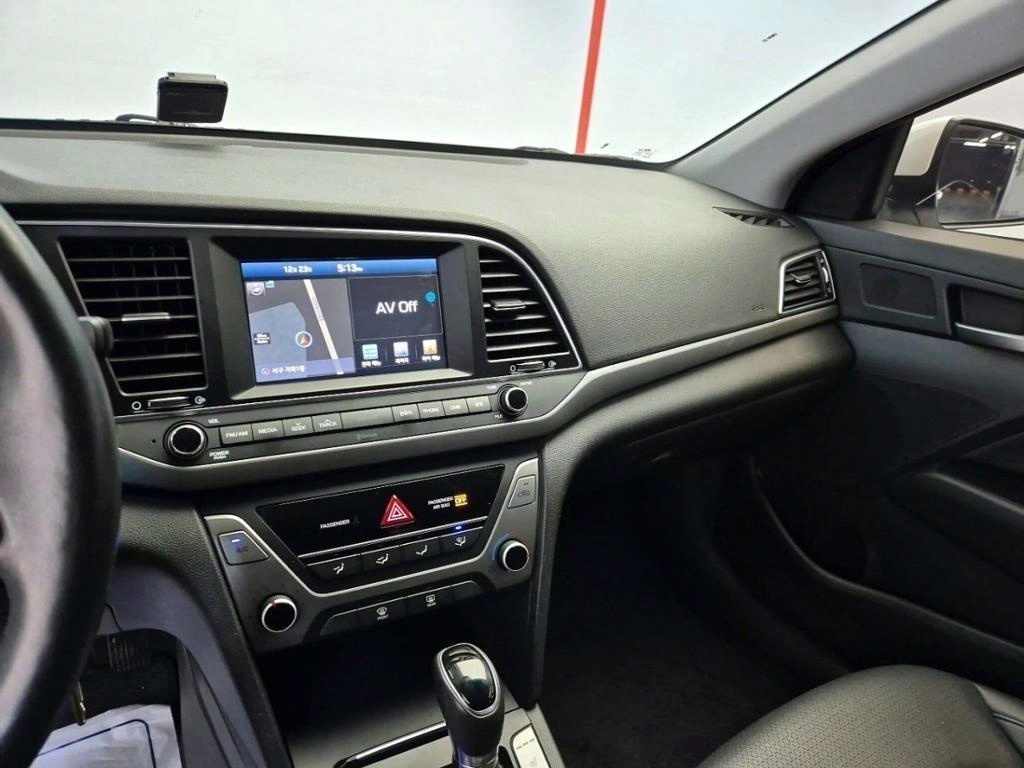 HYUNDAI Avante 2016 Blanco - Importación desde Corea - HF Imports Iquique - Foto 13