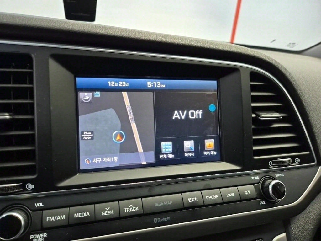 HYUNDAI Avante - Vista 12