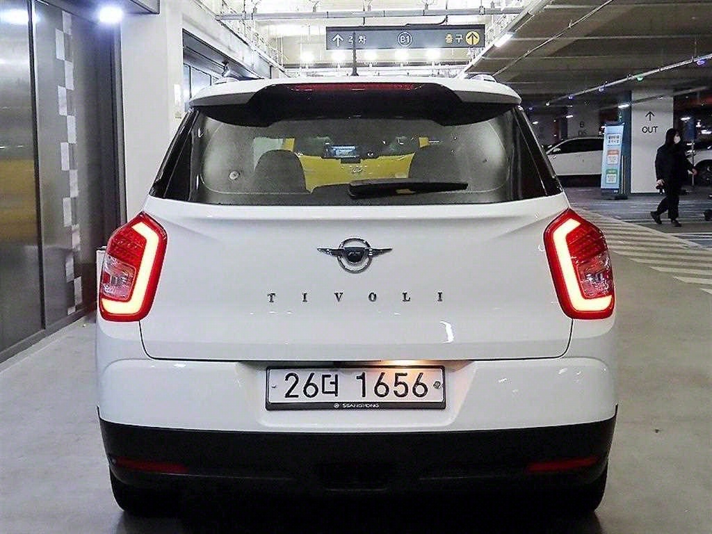 Ssangyong Tivoli - Vista 5