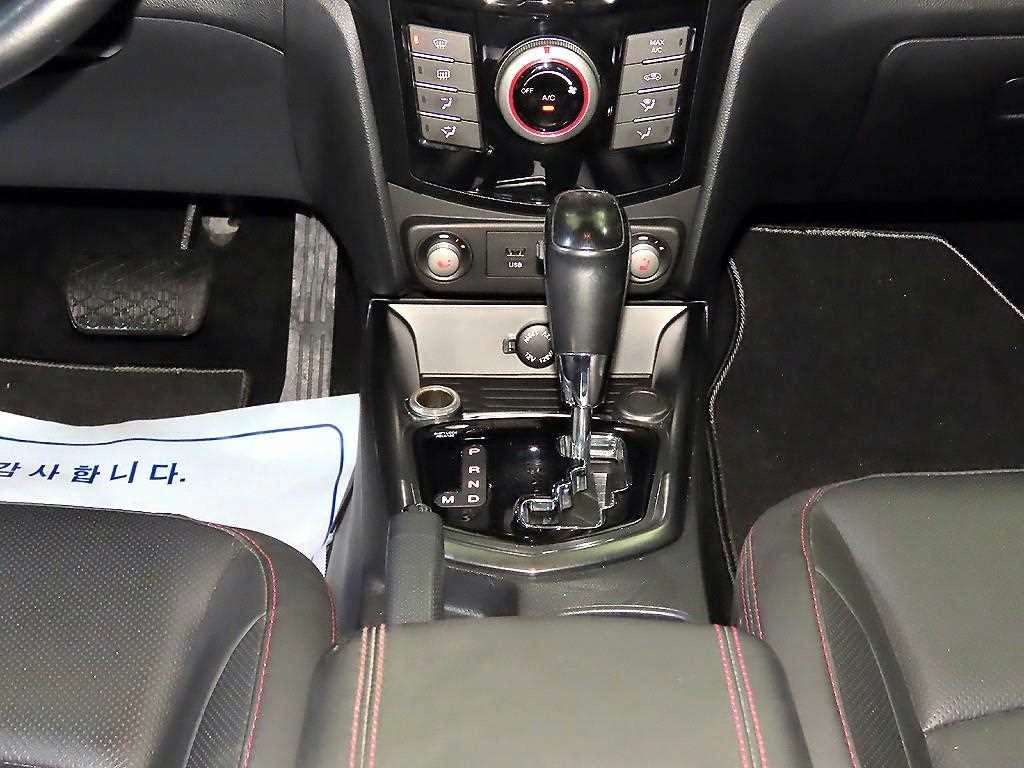 Ssangyong Tivoli - Vista 12