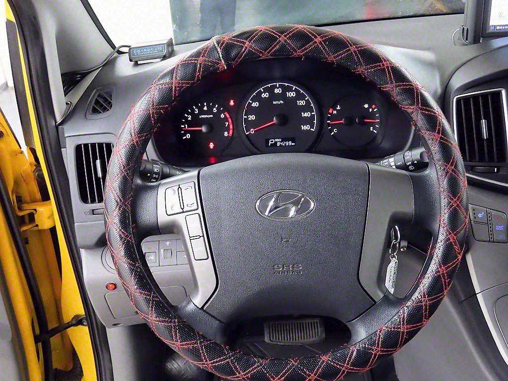 HYUNDAI Starex - Vista 9