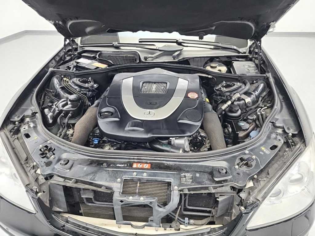 Mercedes Benz S Class - Vista 5