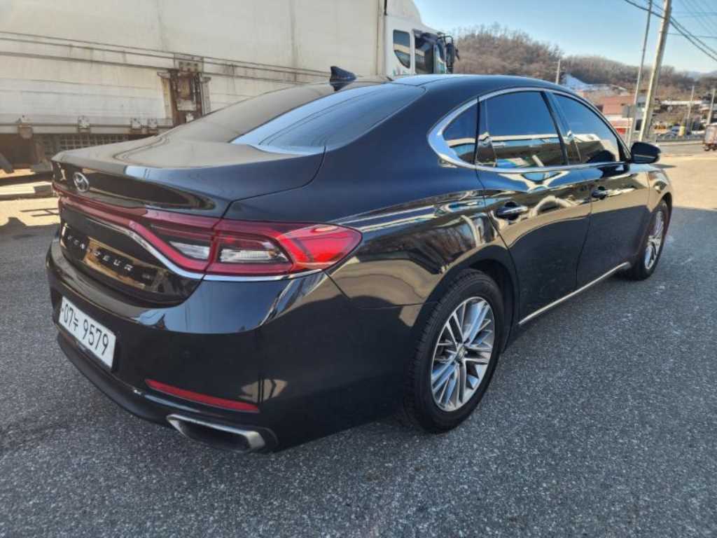 HYUNDAI Grandeur - Vista 6