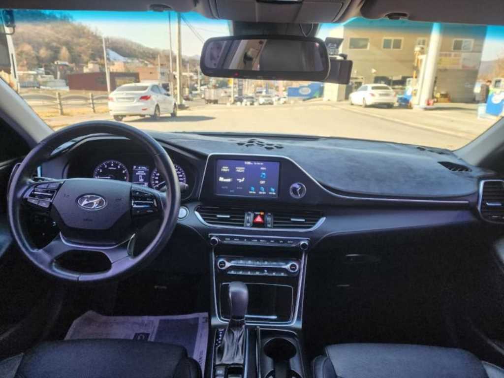 HYUNDAI Grandeur - Vista 11