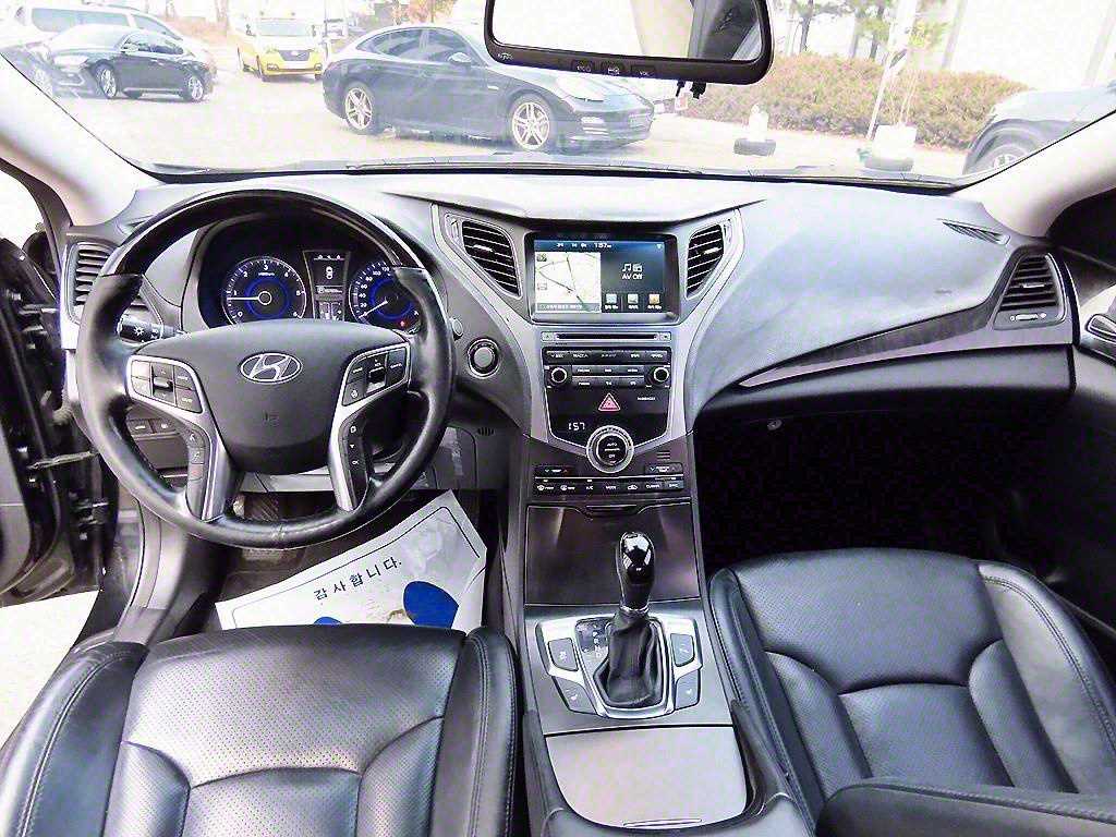 HYUNDAI Grandeur - Vista 7