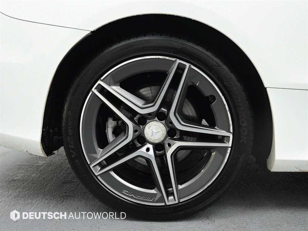 Mercedes Benz C Class - Vista 5