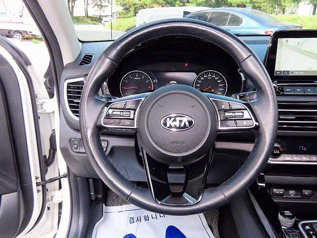 KIA Seltos - Vista 8