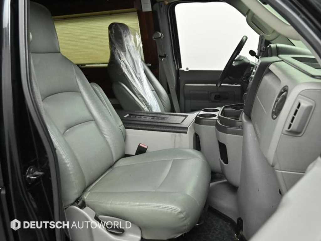 Ford E-Series - Vista 10