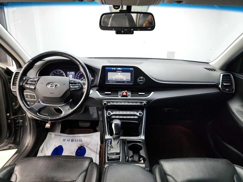 HYUNDAI Grandeur - Vista 7