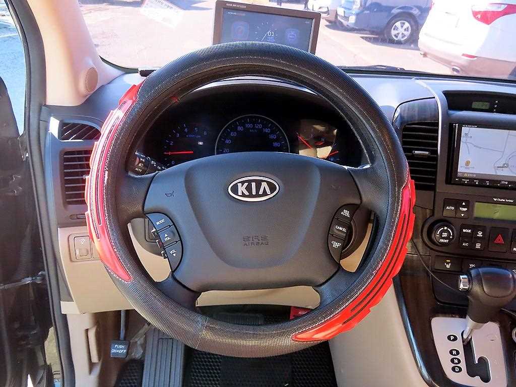 KIA Carnival - Vista 8