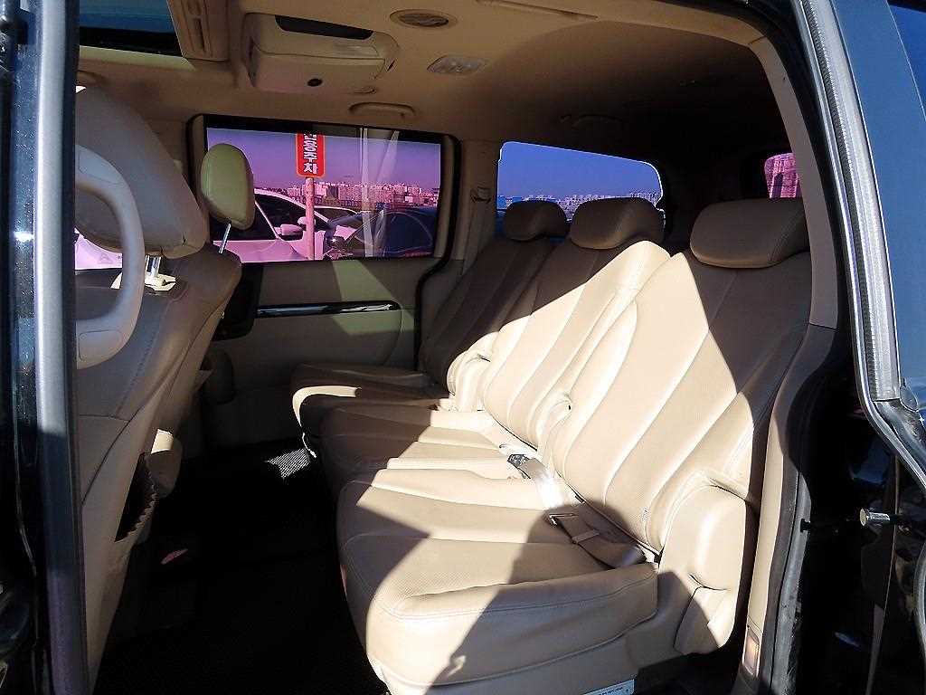KIA Carnival - Vista 6
