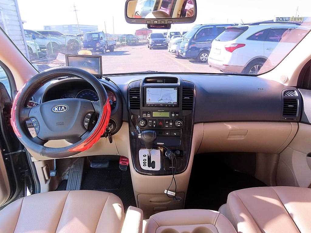 KIA Carnival - Vista 10