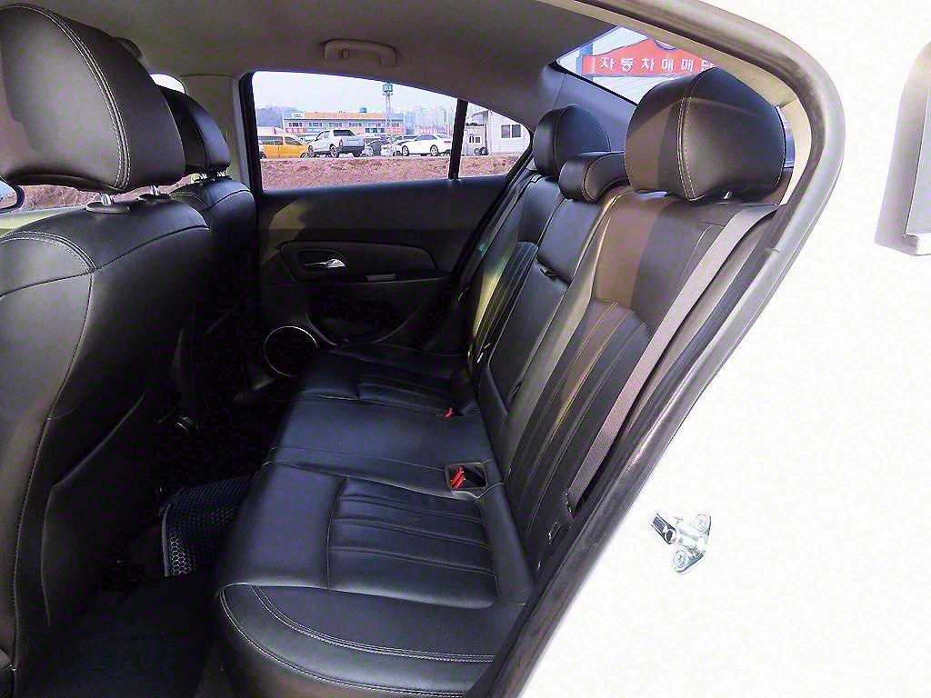 Chevrolet Cruise - Vista 6