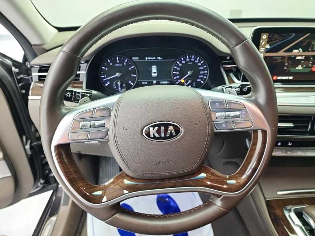 KIA K9 - Vista 9