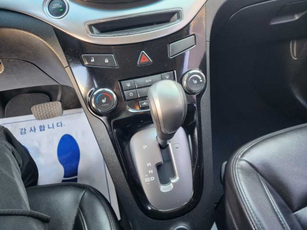 Chevrolet Orlando 2014 Plateado - Importación desde Corea - HF Imports Iquique - Foto 19