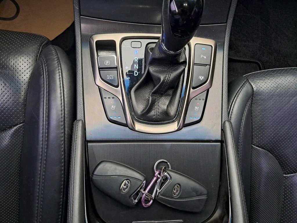 HYUNDAI Grandeur - Vista 12