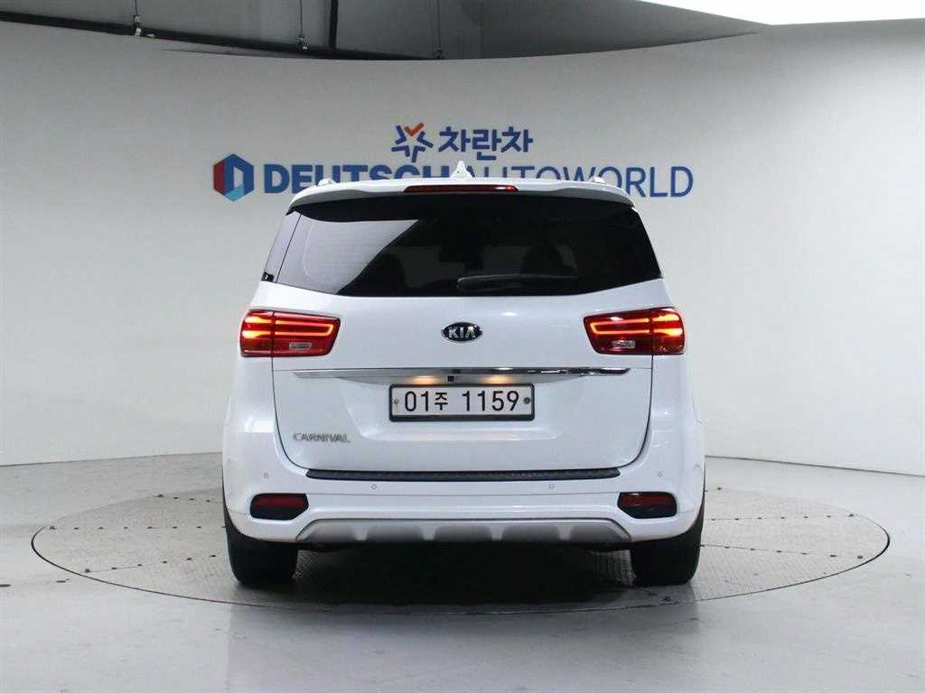 KIA Carnival - Vista 4