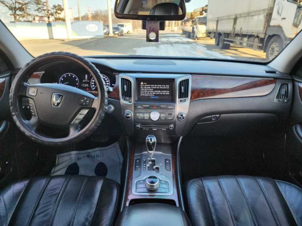 HYUNDAI Equus - Vista 9