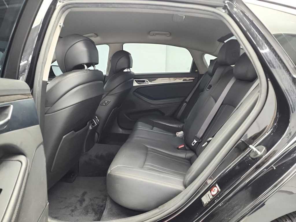 Genesis G80 - Vista 12