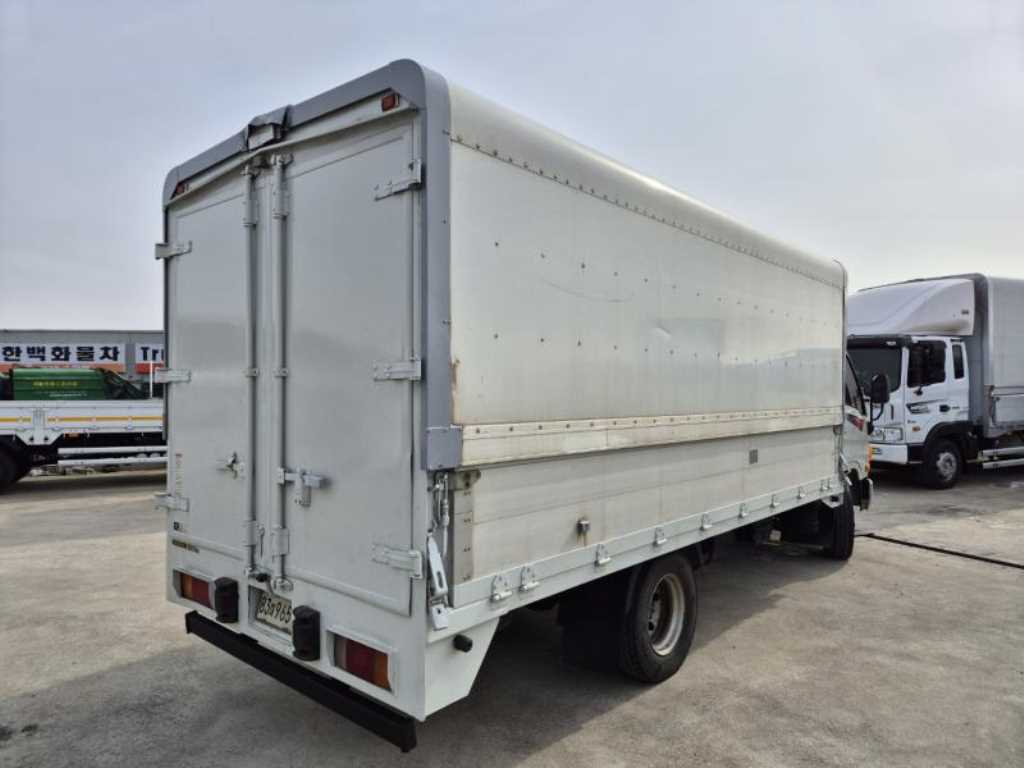 medium and large cargo truck - Vista 8