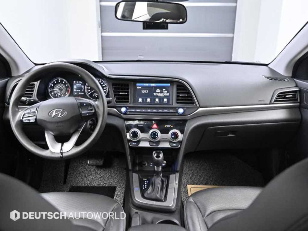 HYUNDAI Avante - Vista 7