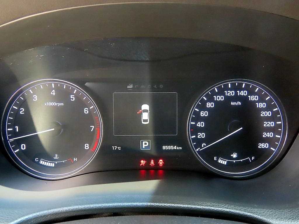 HYUNDAI Genesis - Vista 9