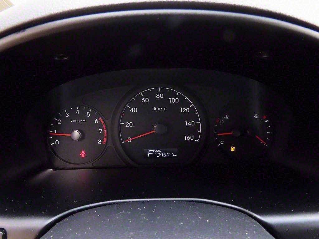 HYUNDAI Starex - Vista 10