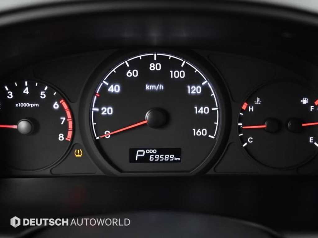 HYUNDAI Starex - Vista 8