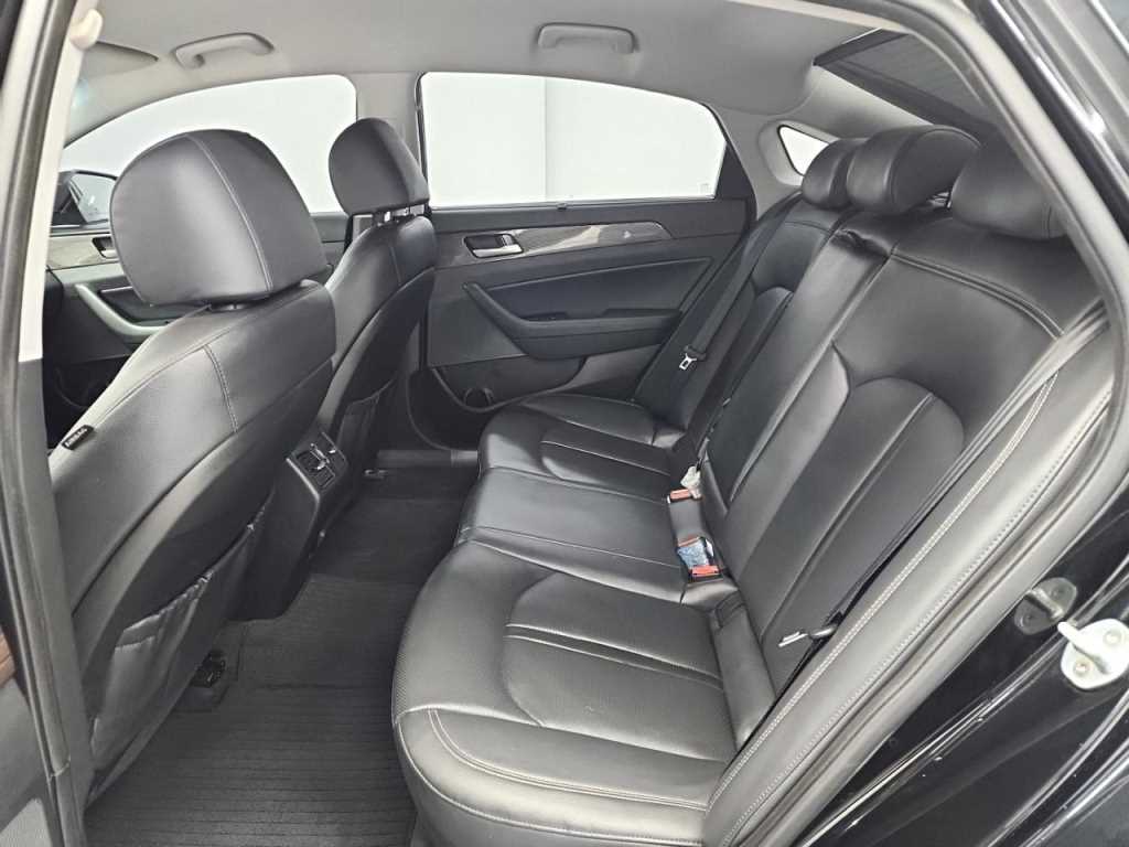 HYUNDAI Sonata - Vista 12