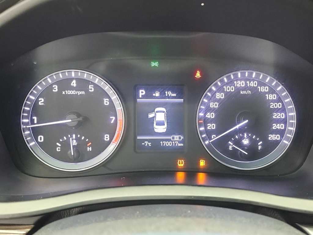 HYUNDAI Sonata - Vista 6