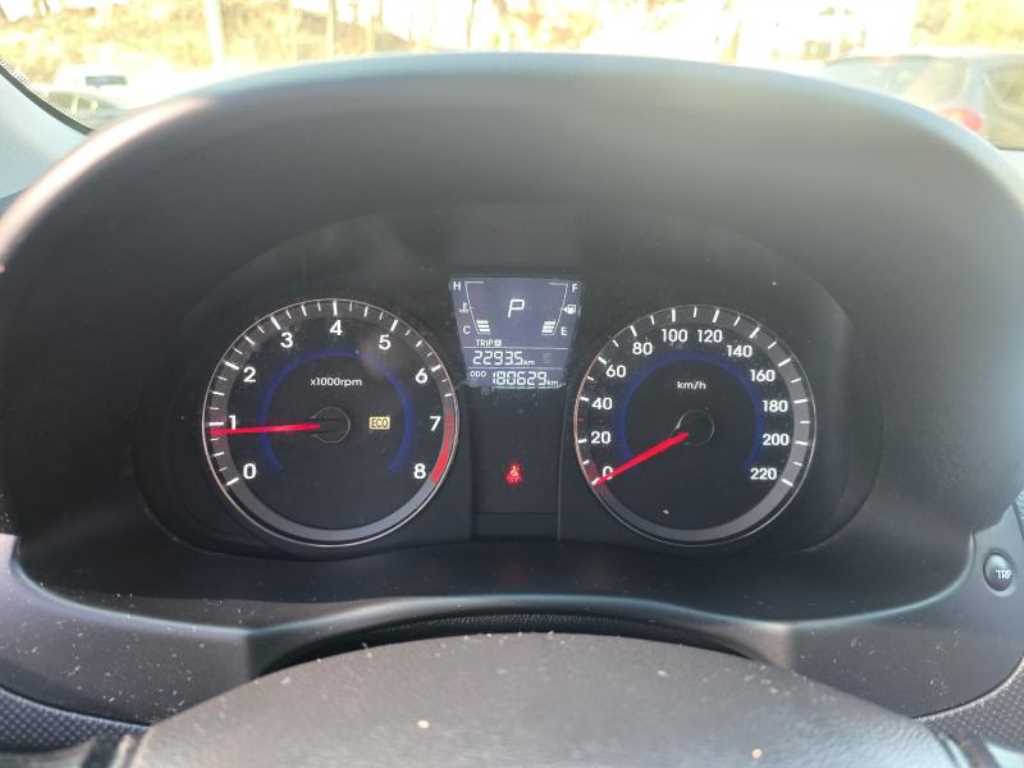 HYUNDAI Accent 2012 Blanco - Importación desde Corea - HF Imports Iquique - Foto 18