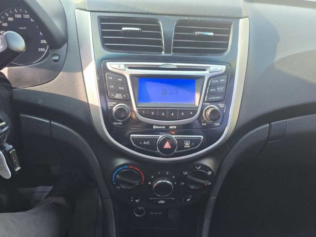 HYUNDAI Accent 2012 Blanco - Importación desde Corea - HF Imports Iquique - Foto 17