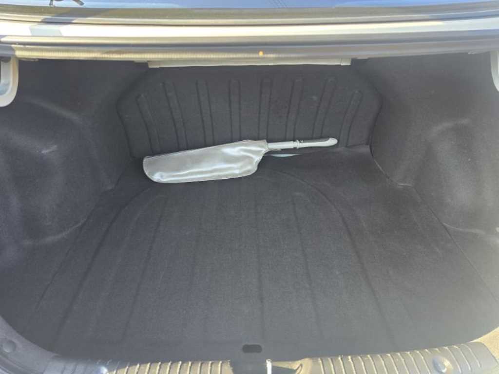 HYUNDAI Accent - Vista 12