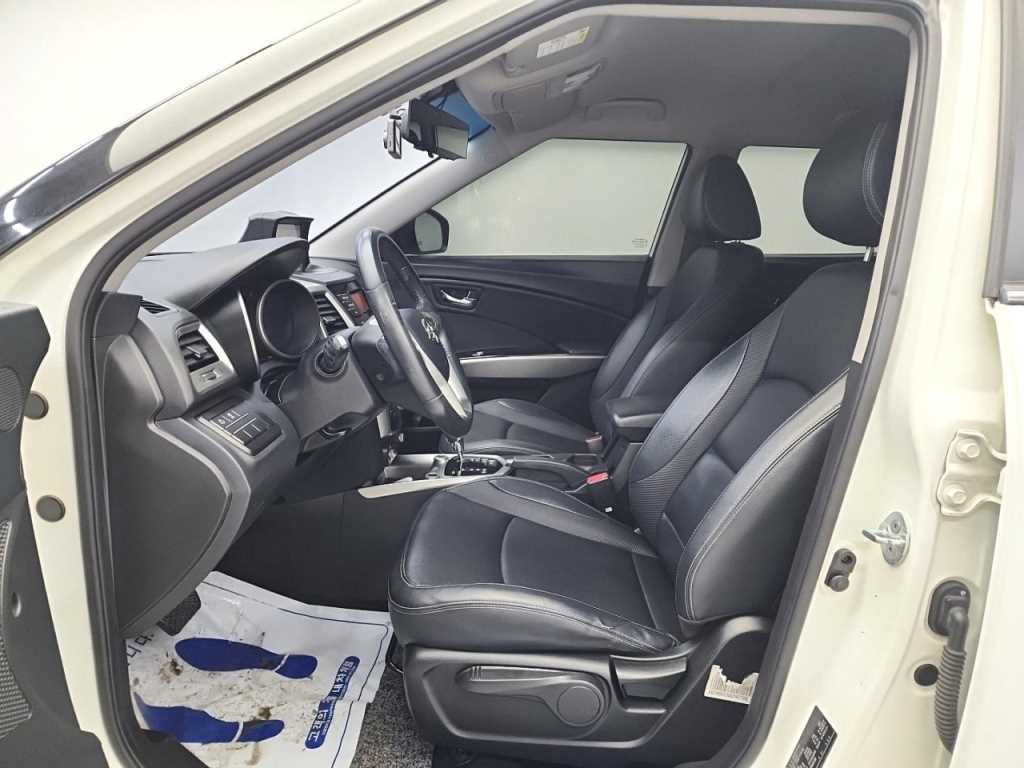 Ssangyong Tivoli - Vista 11