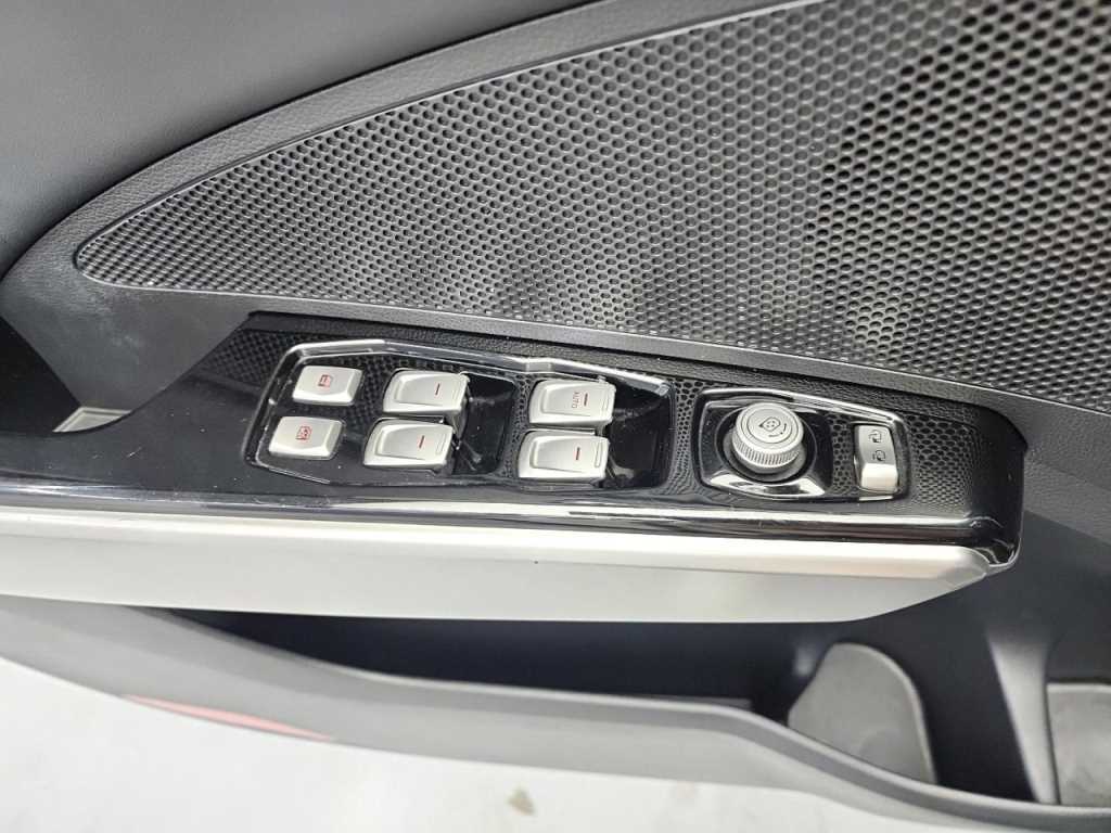 Ssangyong Tivoli 2016 Blanco - Importación desde Corea - HF Imports Iquique - Foto 14