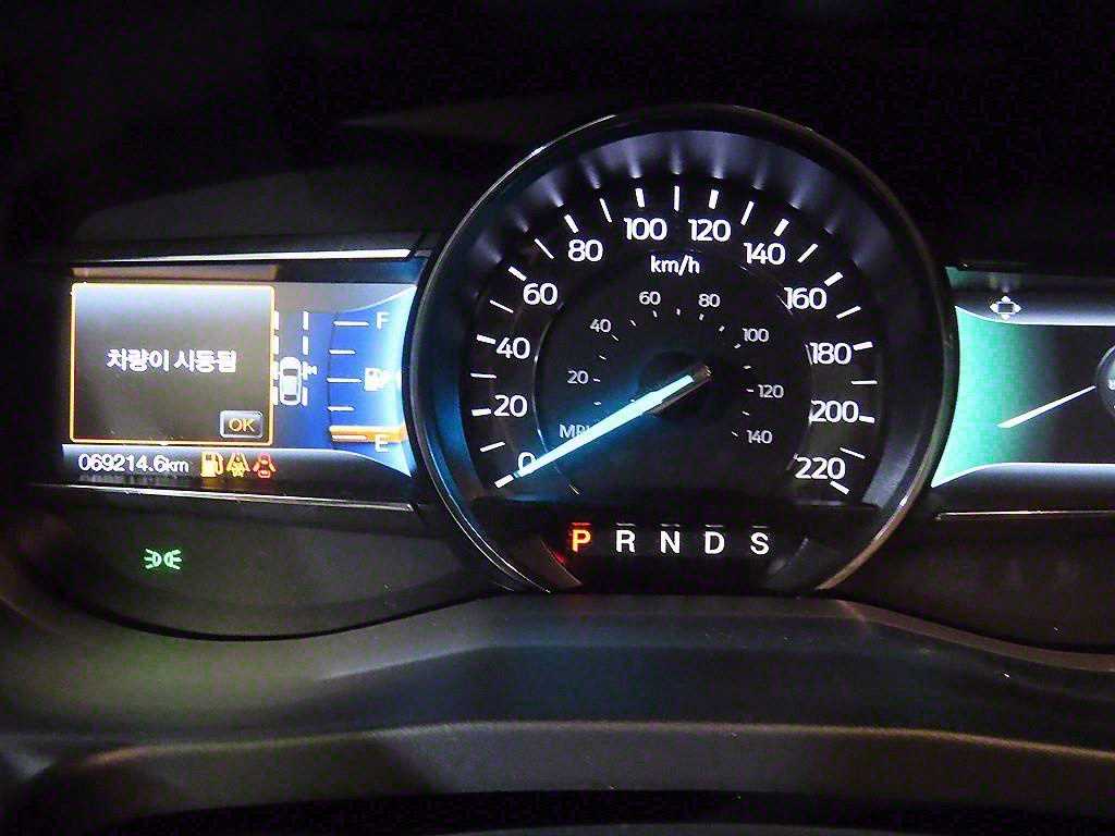 Ford Explorer - Vista 10