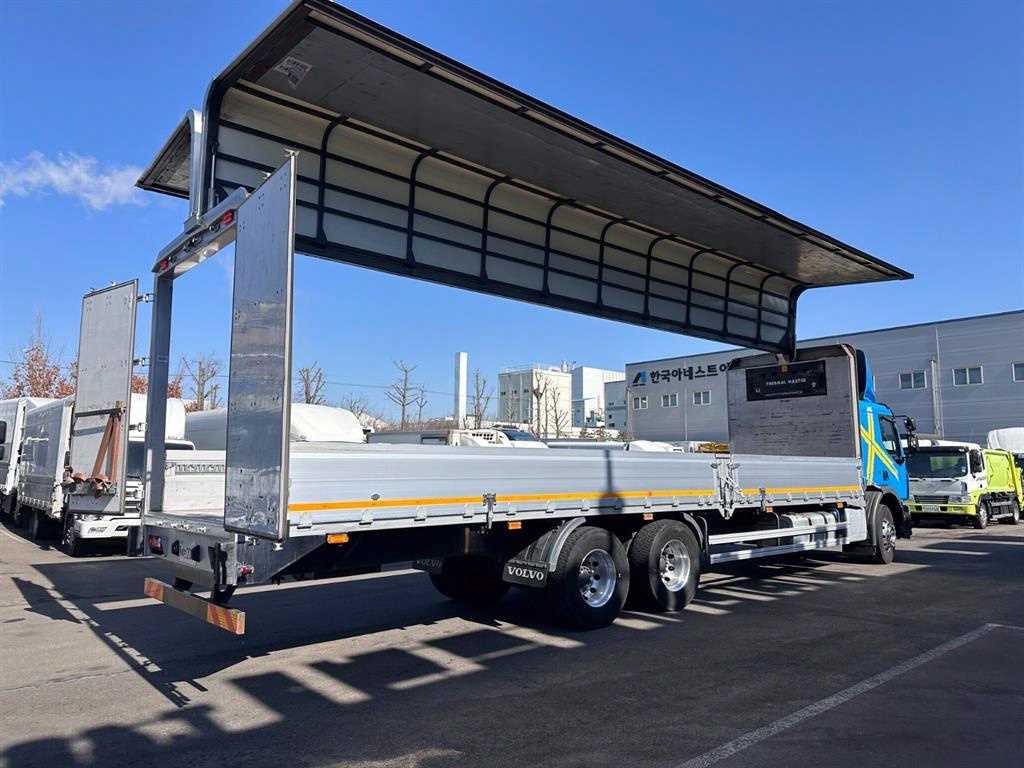 medium and large cargo truck - Vista 12