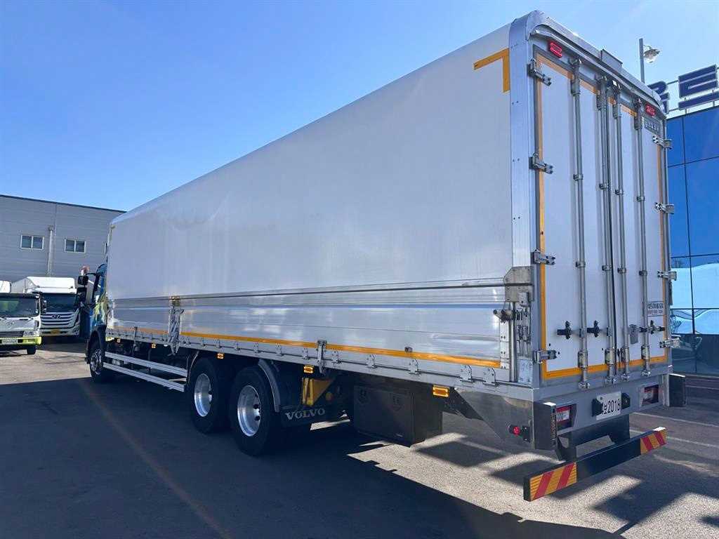 medium and large cargo truck - Vista 4