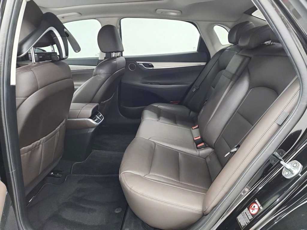 HYUNDAI Grandeur - Vista 12