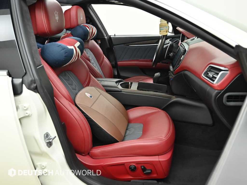 Maserati Ghibli - Vista 10