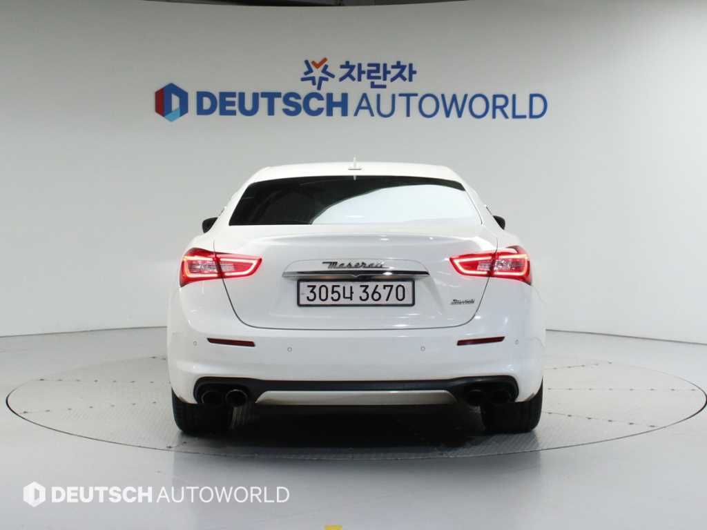 Maserati Ghibli - Vista 4