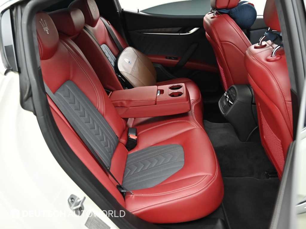 Maserati Ghibli - Vista 12