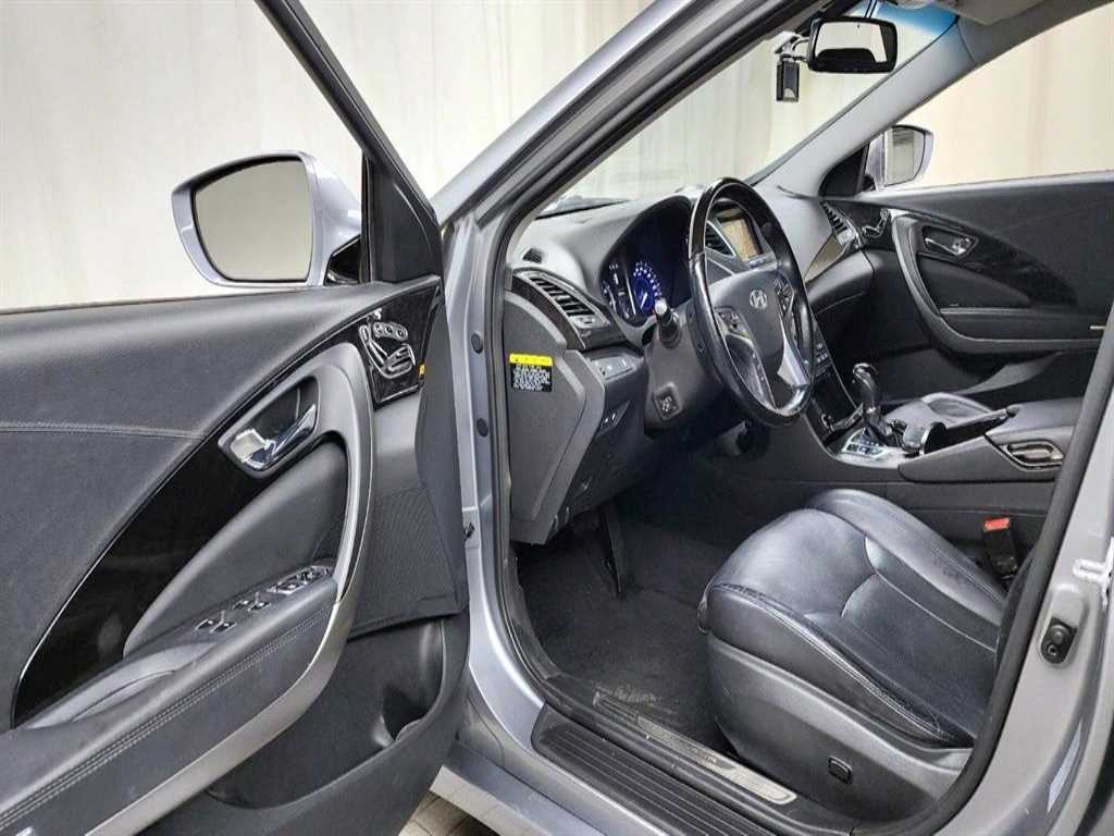 HYUNDAI Grandeur - Vista 10