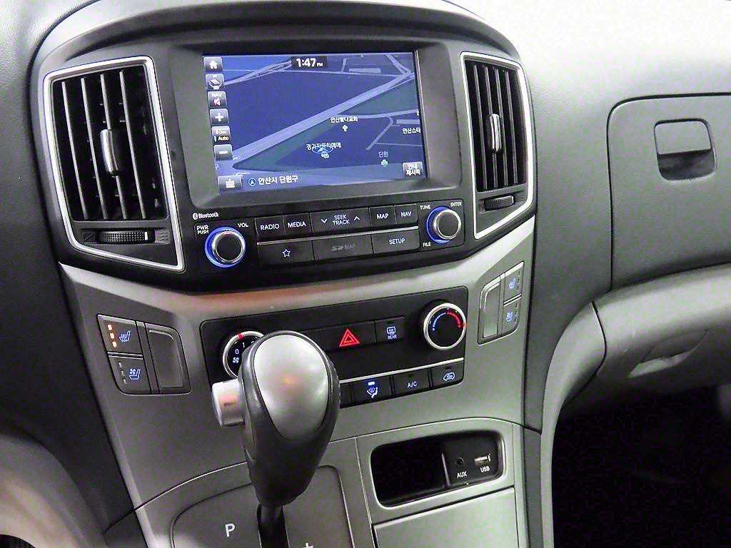 HYUNDAI Starex - Vista 12