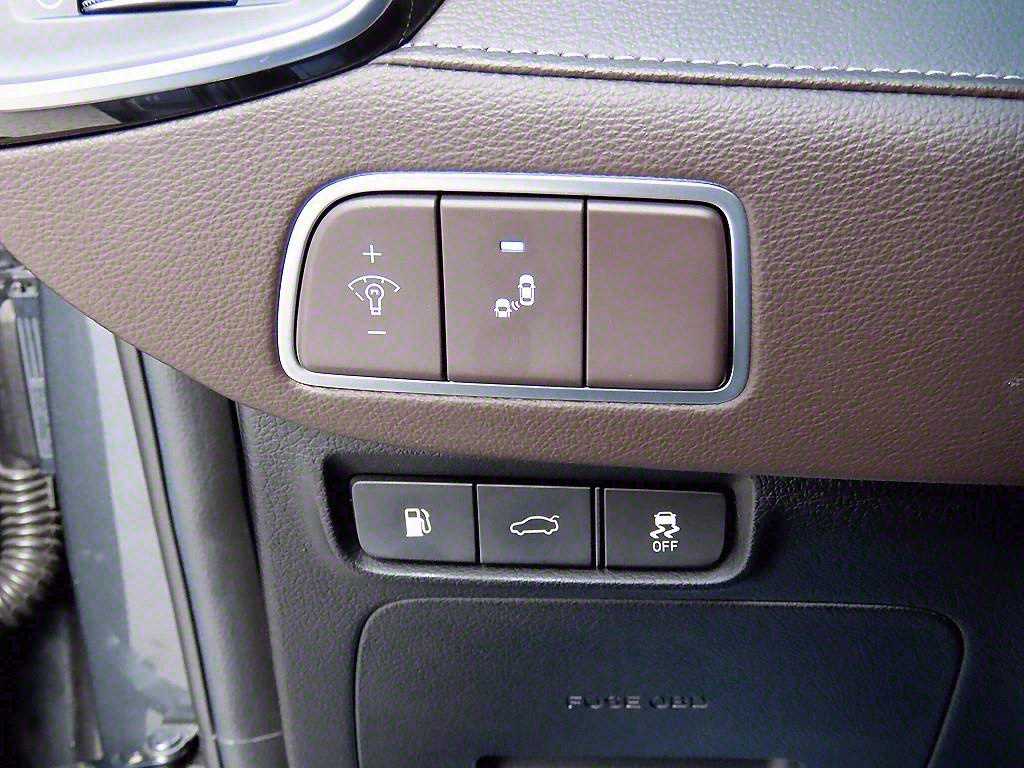 HYUNDAI Grandeur - Vista 12