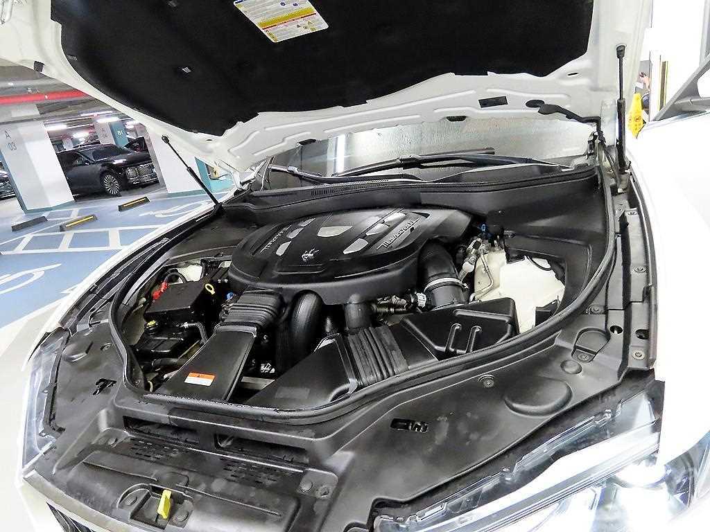 Maserati Levante 2018 Blanco - Importación desde Corea - HF Imports Iquique - Foto 19