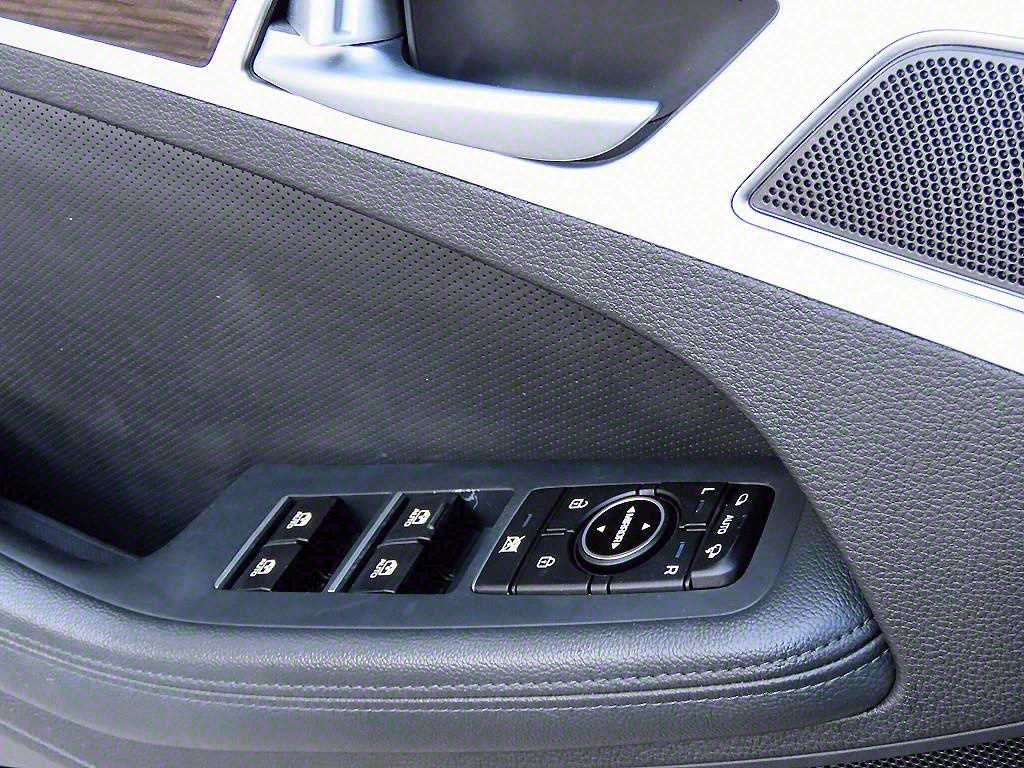 HYUNDAI Genesis - Vista 11