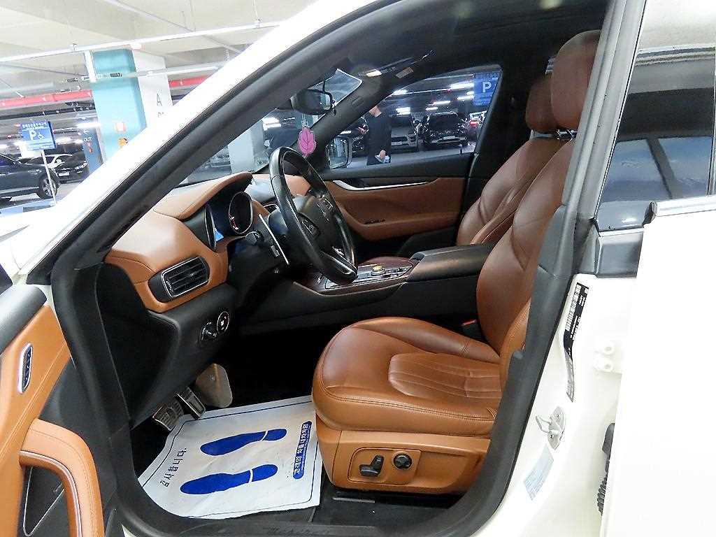 Maserati Levante - Vista 6